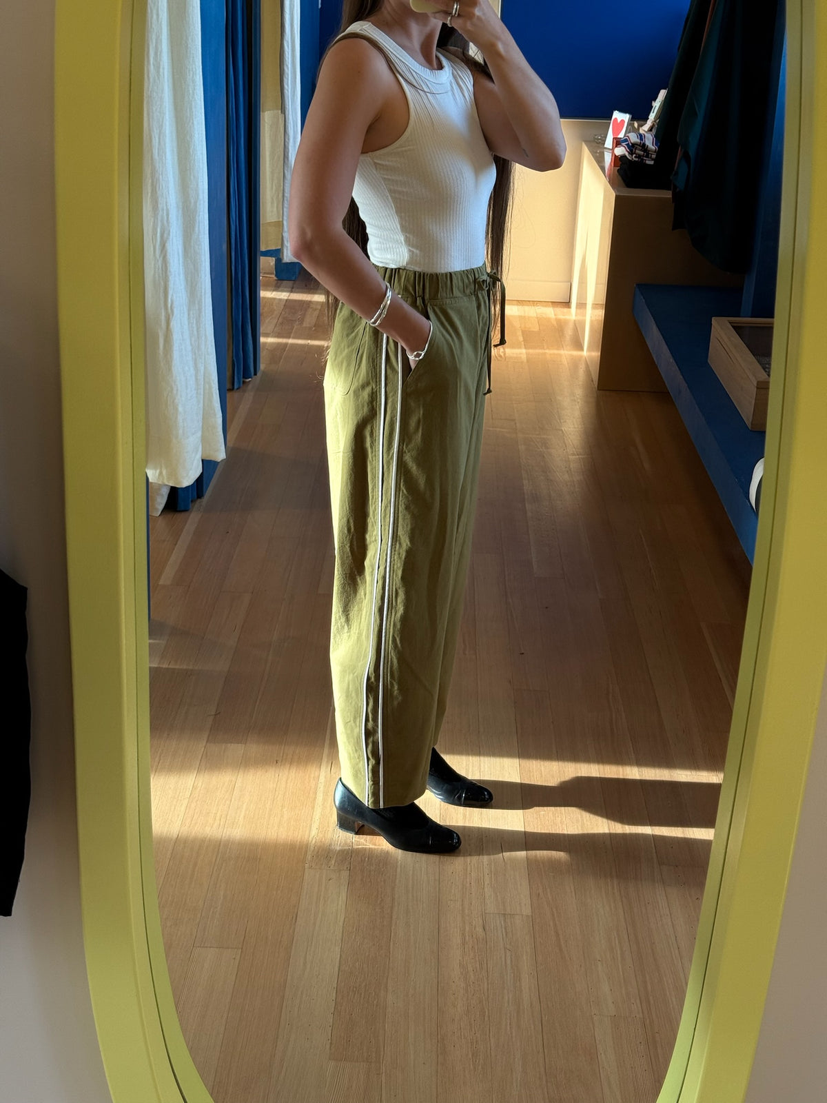 Jules Pant - Moss with white Piping