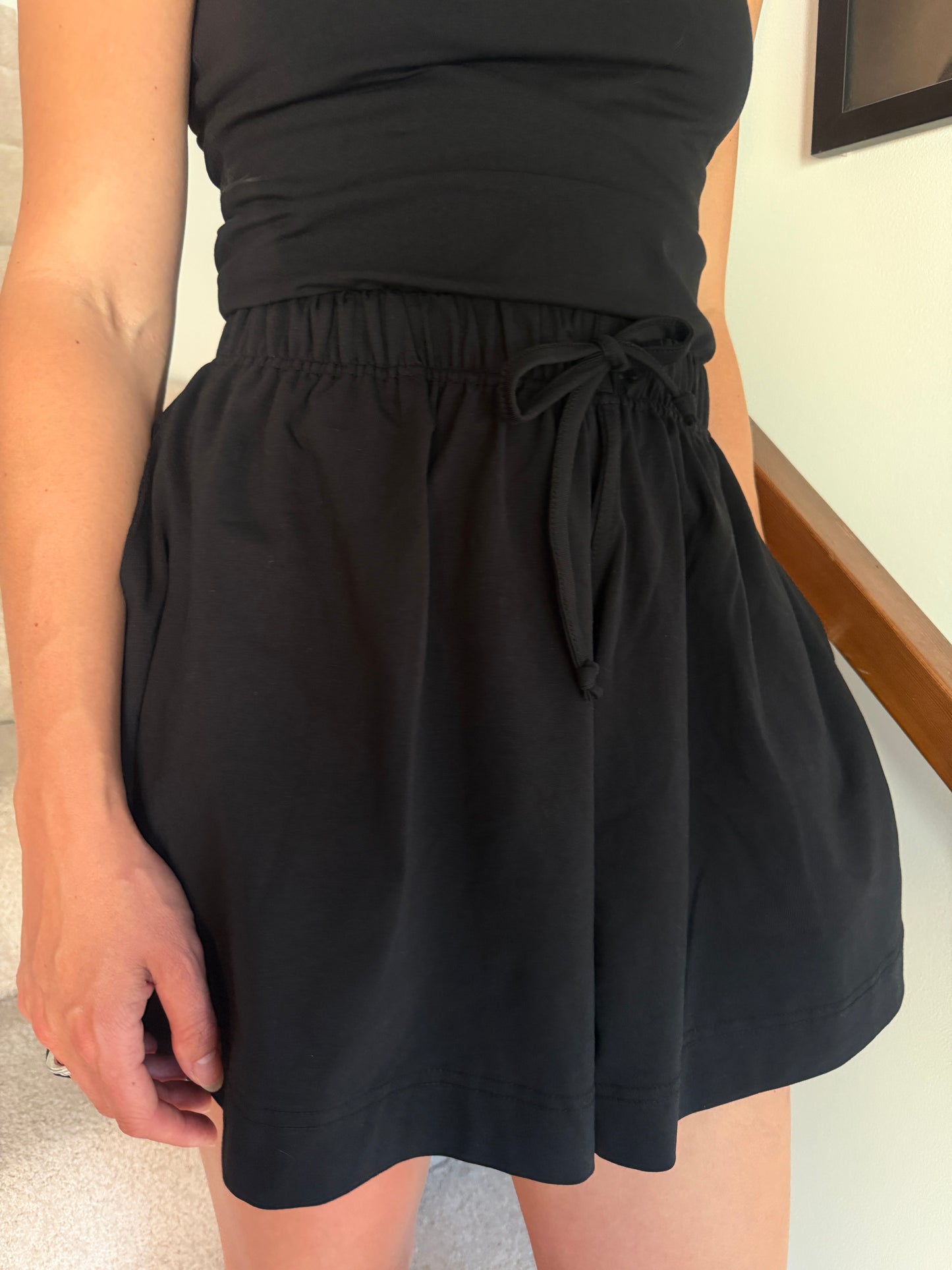 The Sunday Short - Black