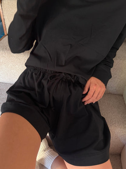The Sunday Short - Black