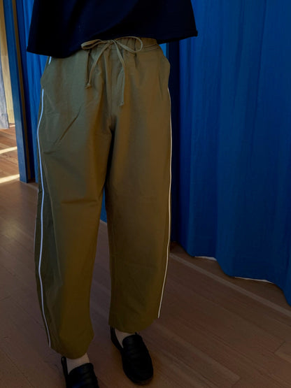 Jules Pant - Moss with white Piping